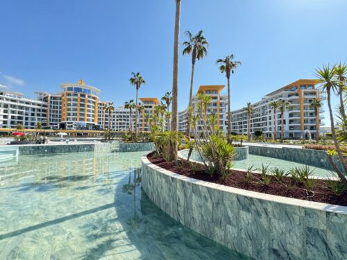 Недвижимость от застройщика. Турция. Квартира 1+1 в комплексе Azura World, Тюрклер — просторные 85 м², всего 300 м до Средиземного моря